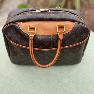 Louis Vuitton Deauville Bag